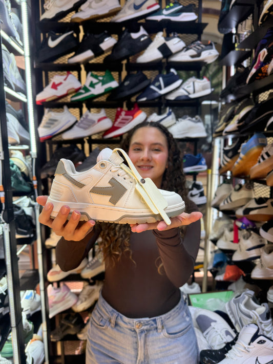 TENIS INSPIRADOS EN OFF LIMIT